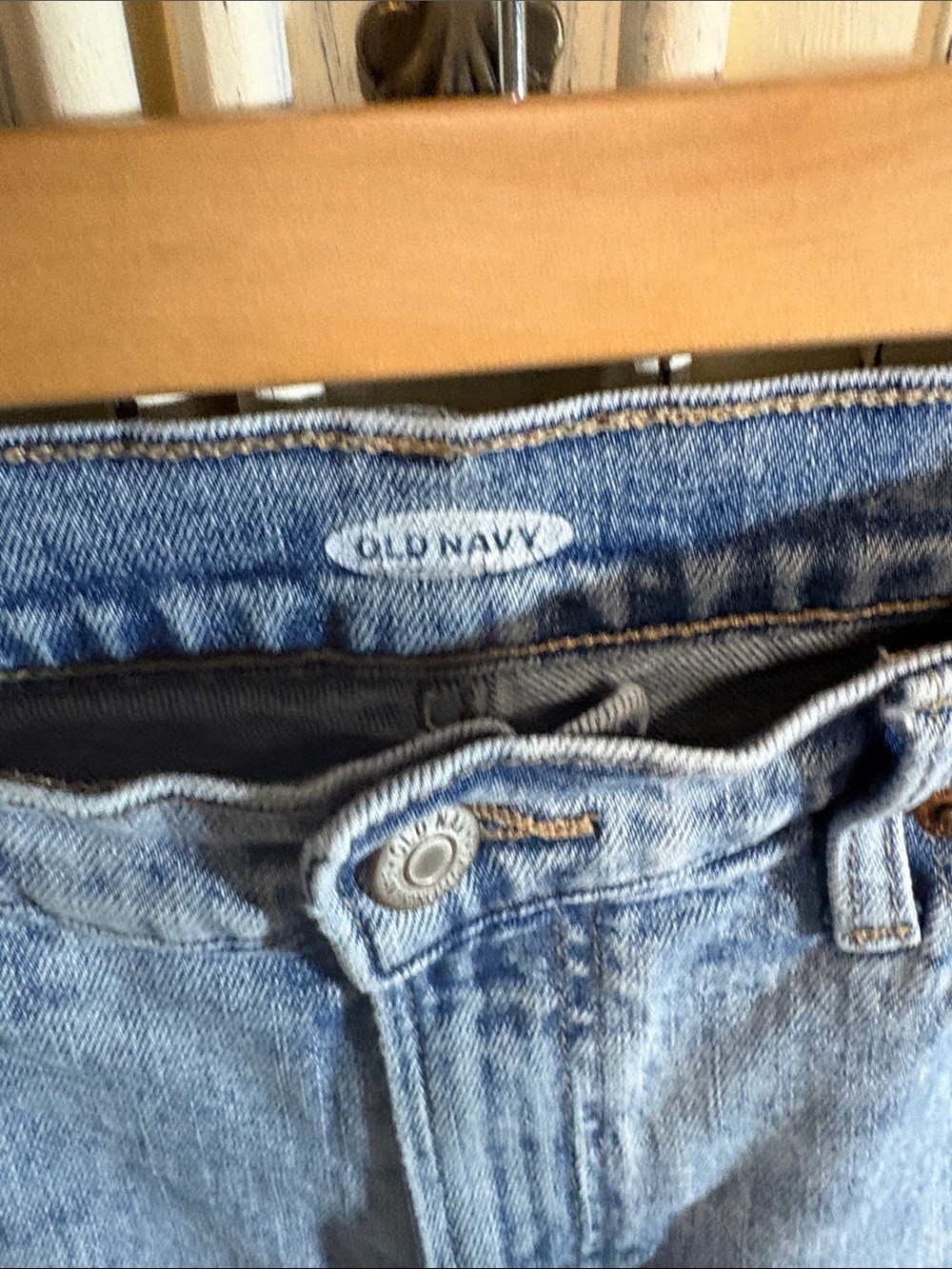 Old Navy Light Blue Relaxed Fit Women's Jeans - Picture 2 of 6